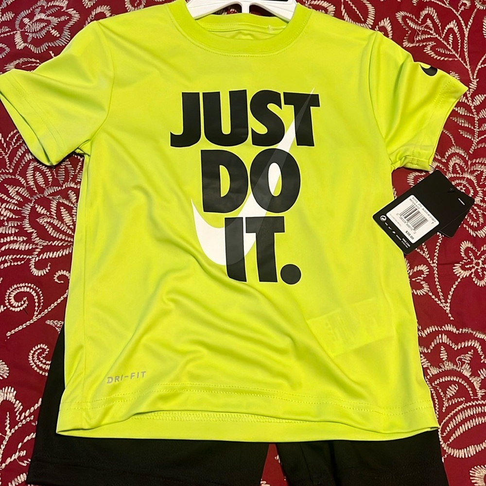 Boys Nike short set